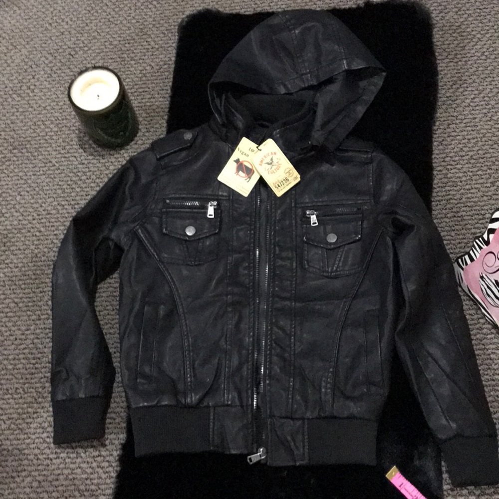 NWT AWSOME VEGAN Leather bomber coat !!FINAL $$